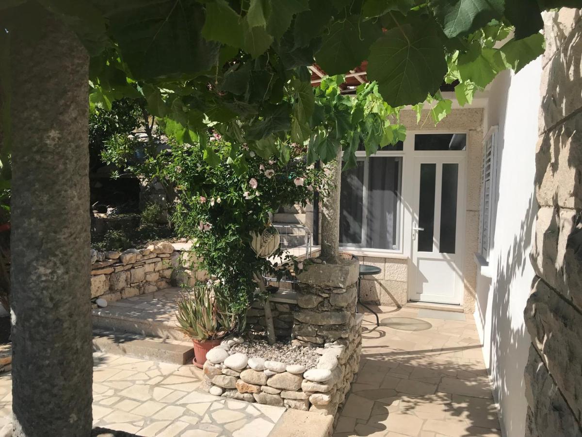 Apartman Flora'S Garden Apartment Đảo Korčula Ngoại thất bức ảnh